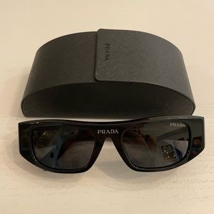 Prada PR 20ws sunglasses
